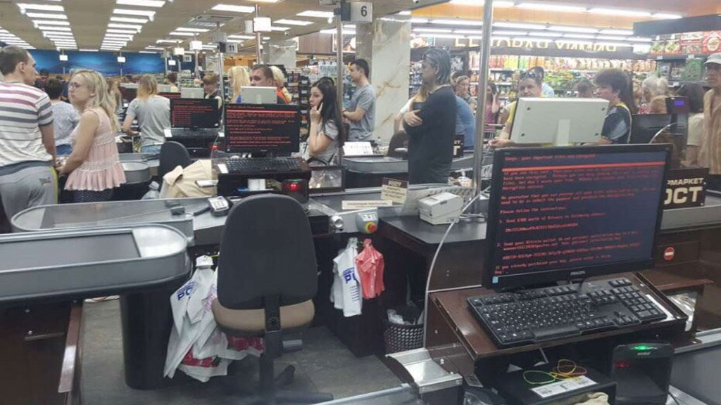 Супермаркет в Харькове во время атаки вируса Petya.A 27 июня